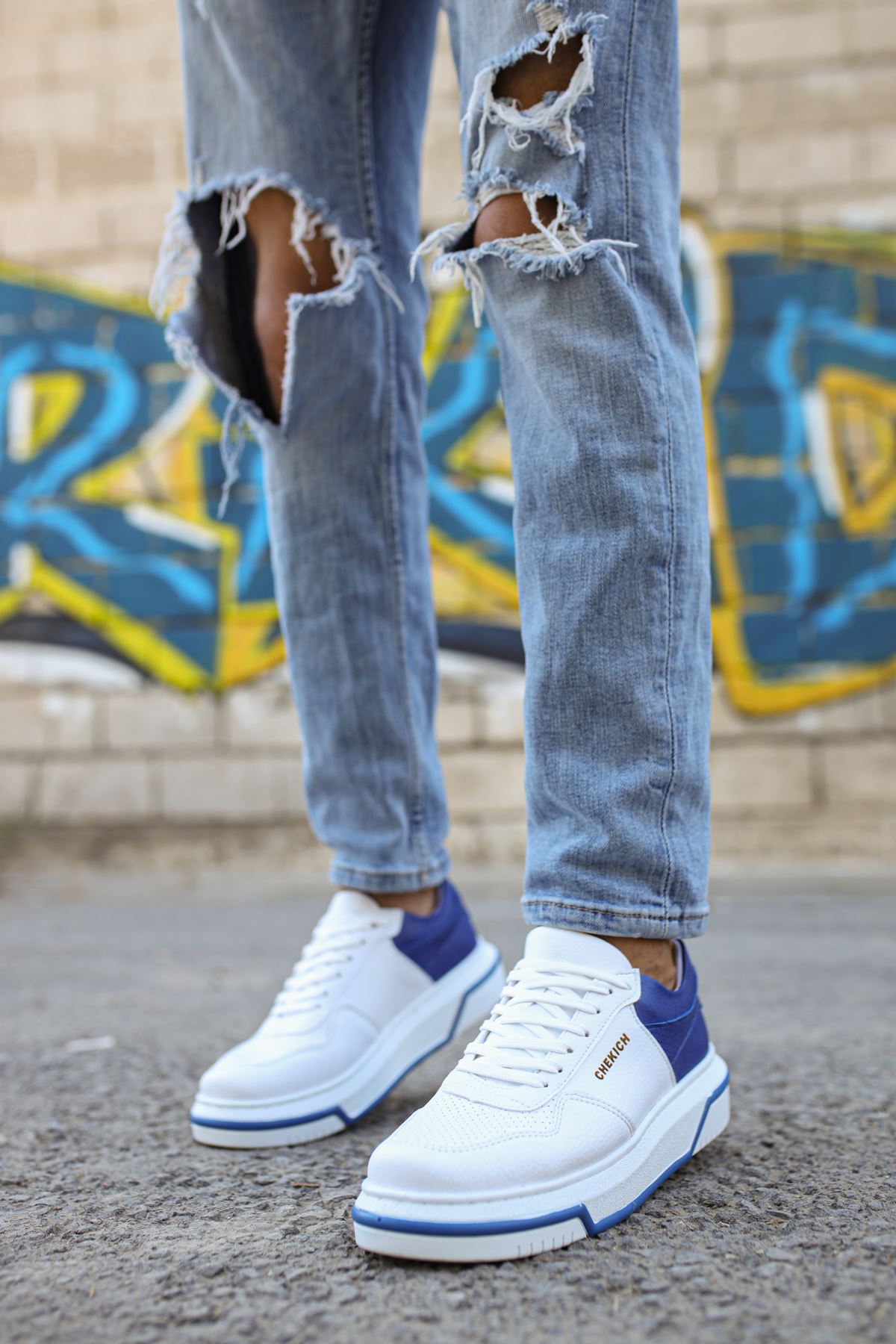 CH075 CBT Signature Men Sneaker White / SAX Blue