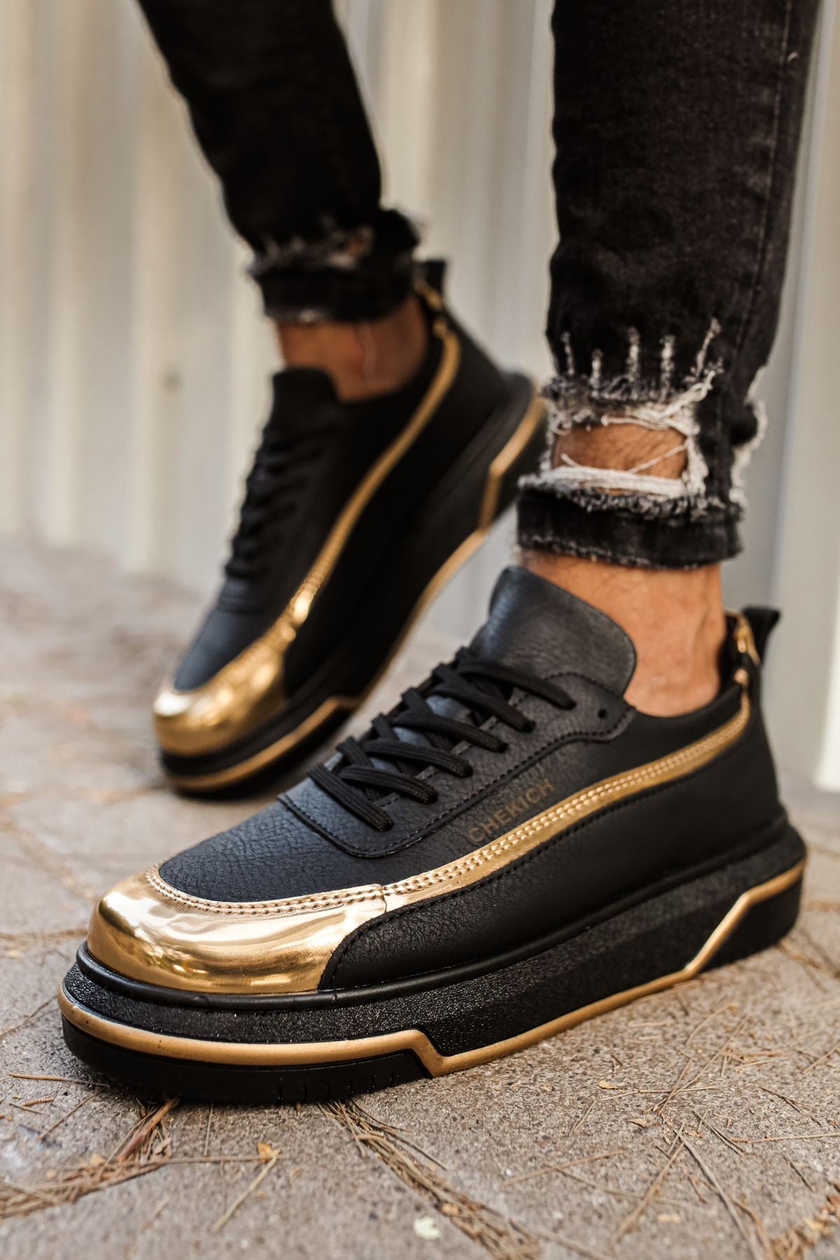 CH041 CST Renaissance Men Sneaker Black/Gold