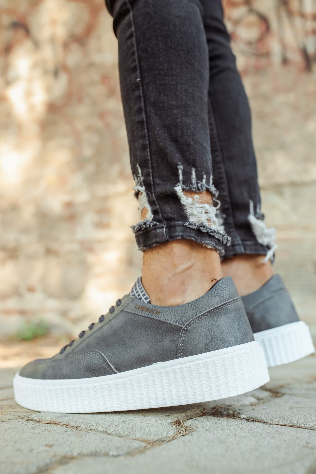 CH017 - FBT Pyramid Men Sneaker Grey