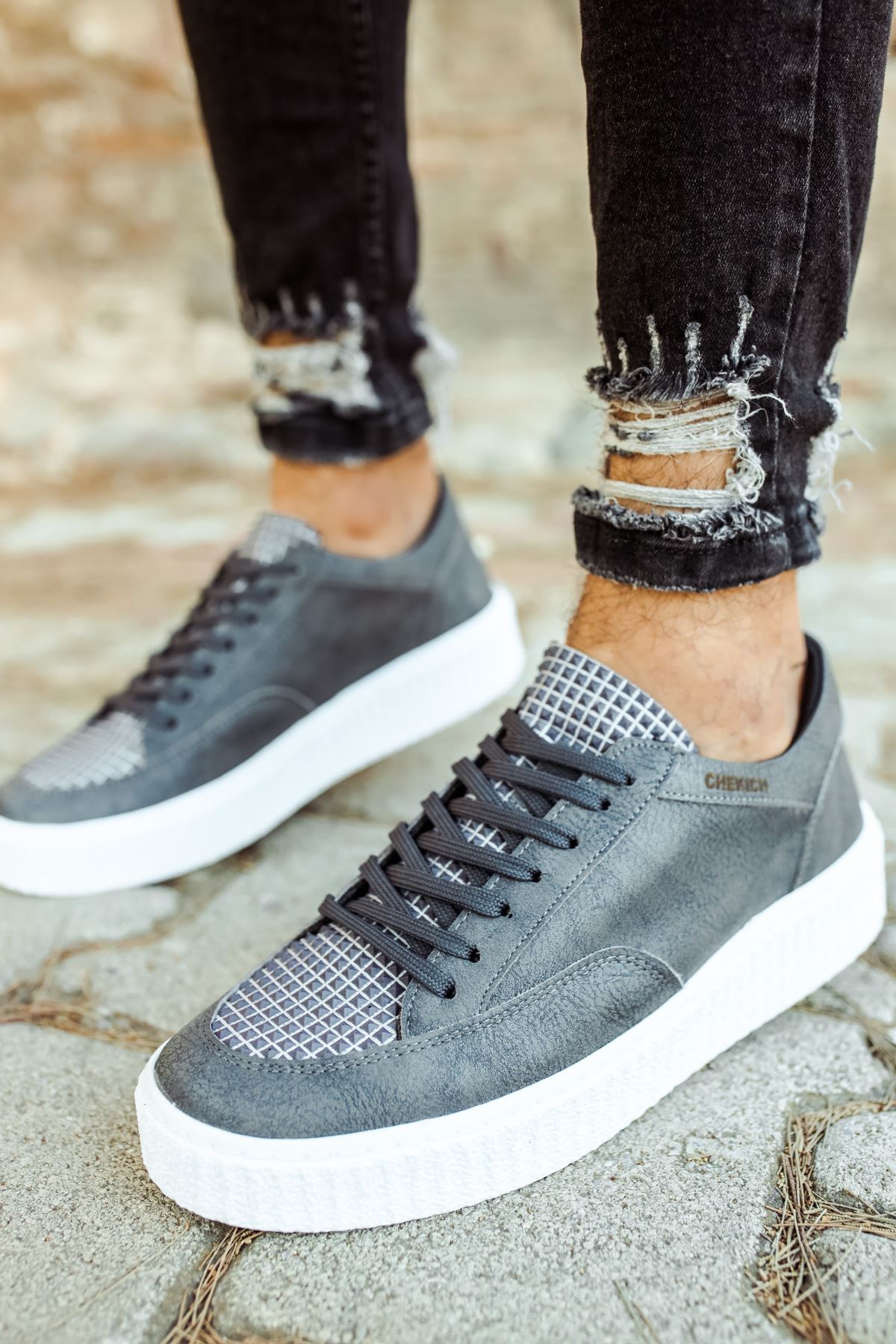 CH017 - FBT Pyramid Men Sneaker Grey