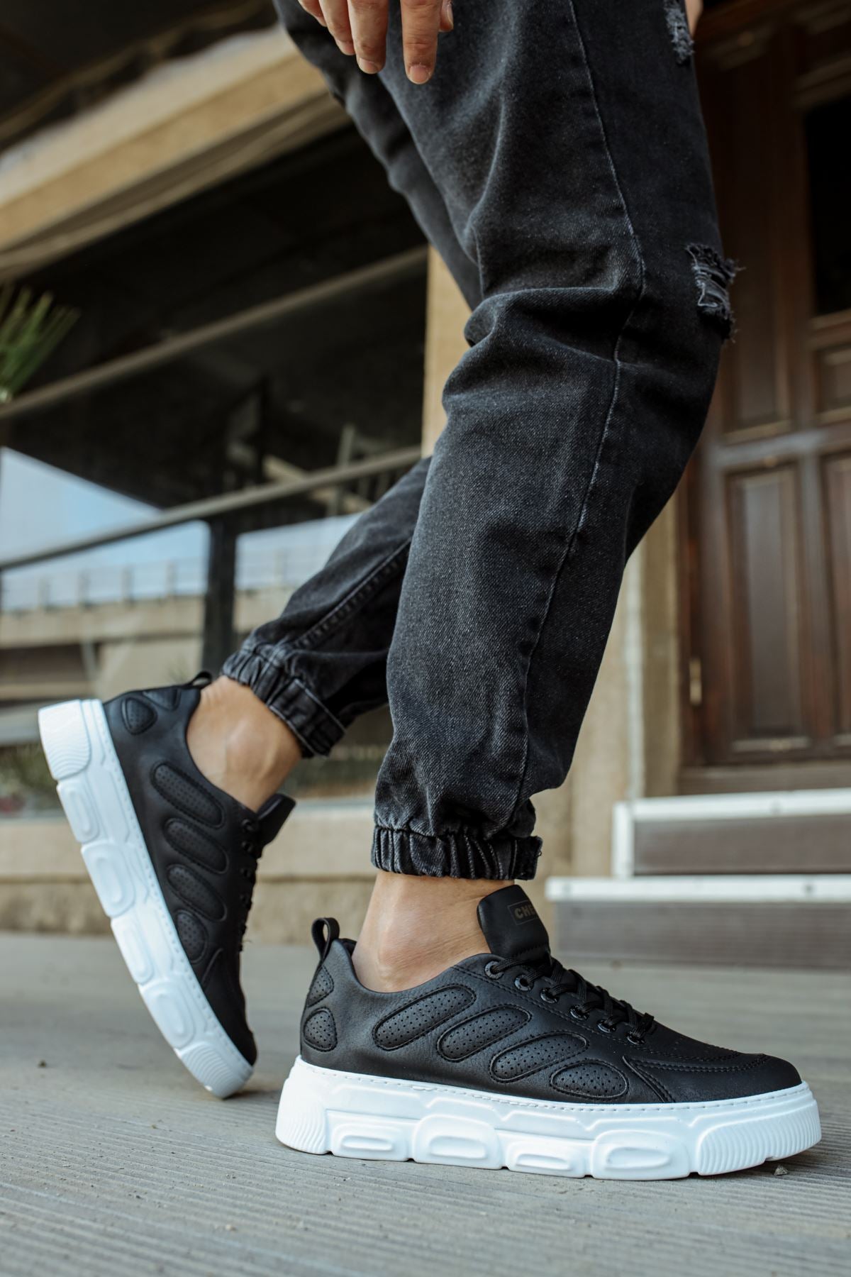 CH105 - CBT Cronus Men Sneaker Black