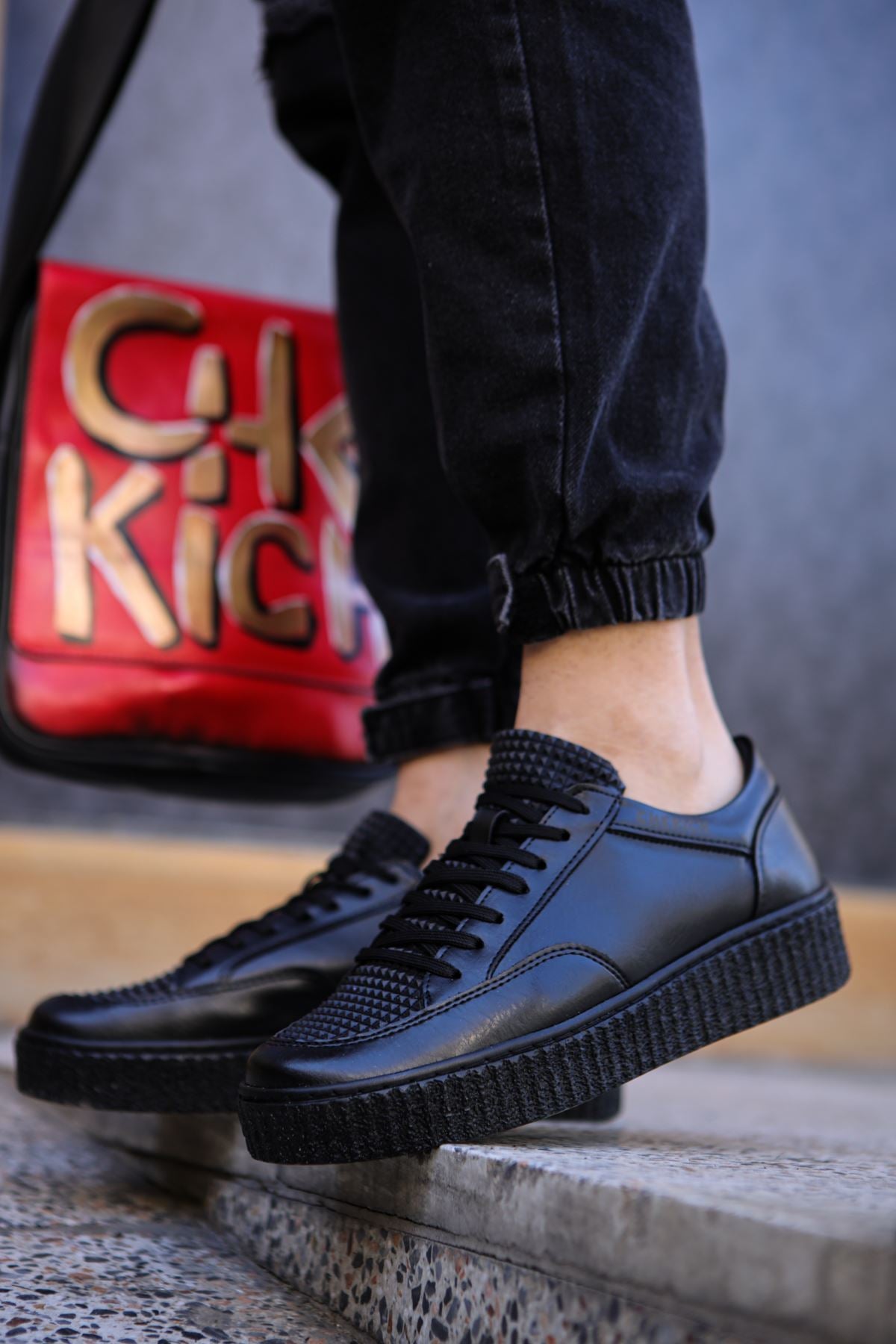 CH017 - FST Pyramid Men Sneaker Black