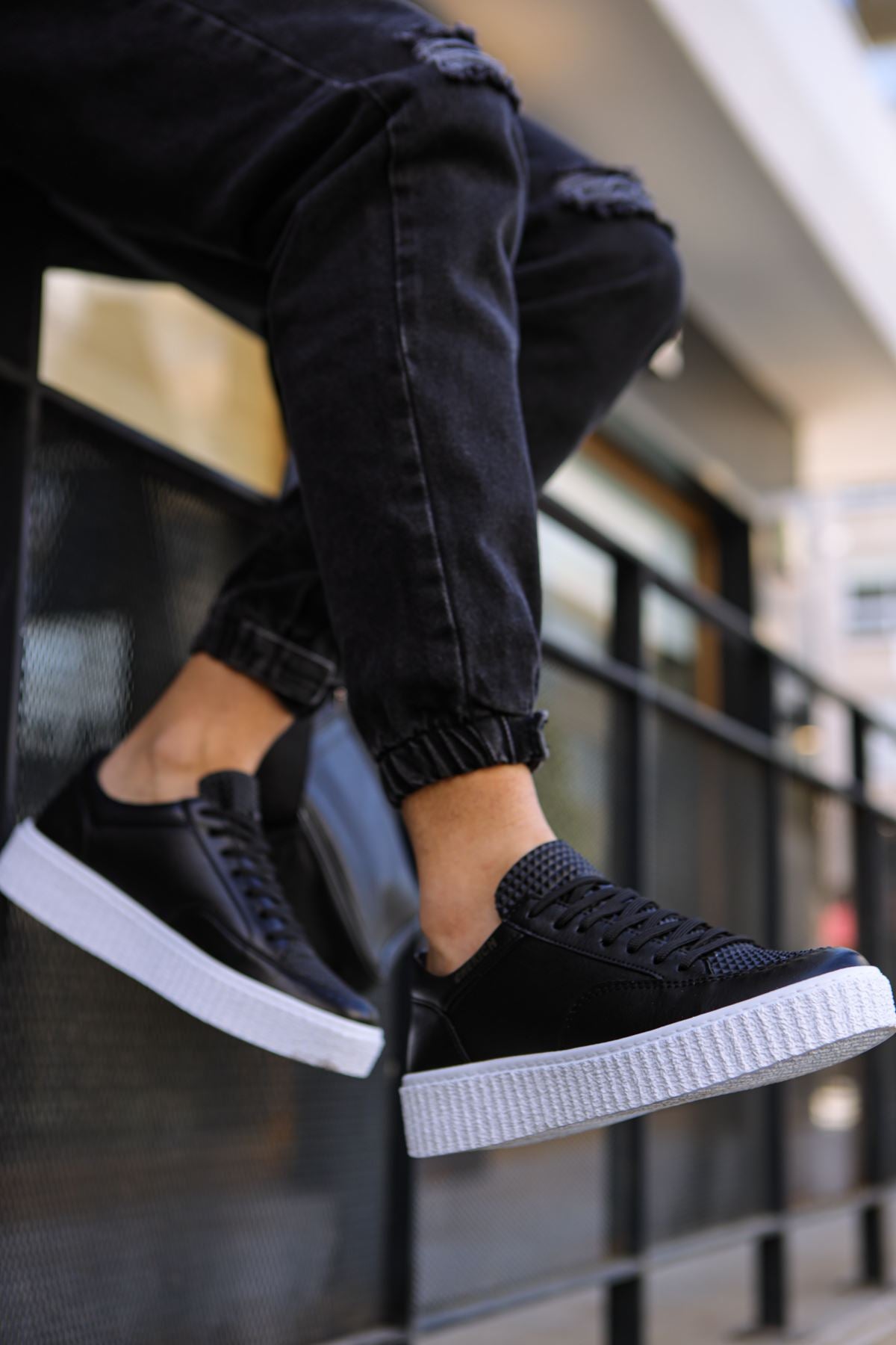 CH017 - FBT Pyramid Men Sneaker Black