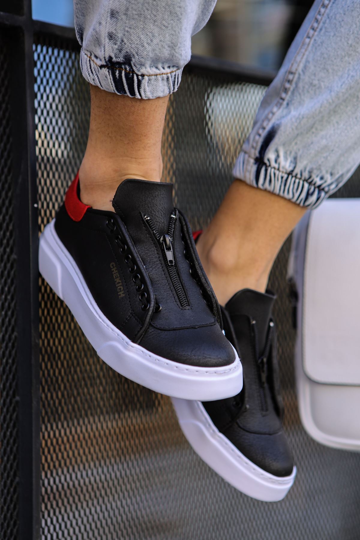 CH092 GBT Zip Style Men Sneaker Black/Red