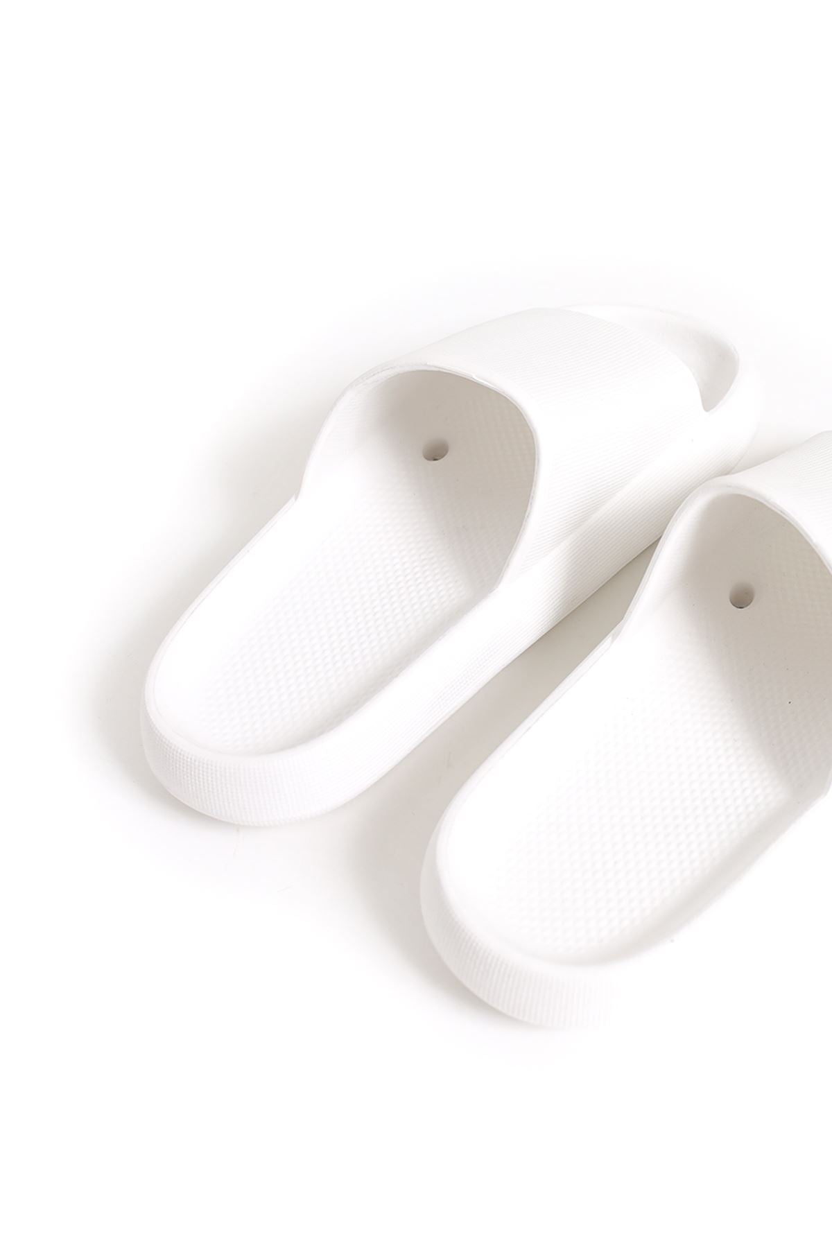 TRL001 Polyurethane Men's Slippers White