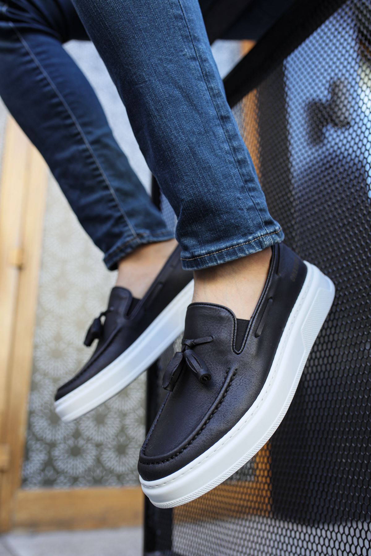 CH127 - CBT Loafer-X Men Sneaker Black