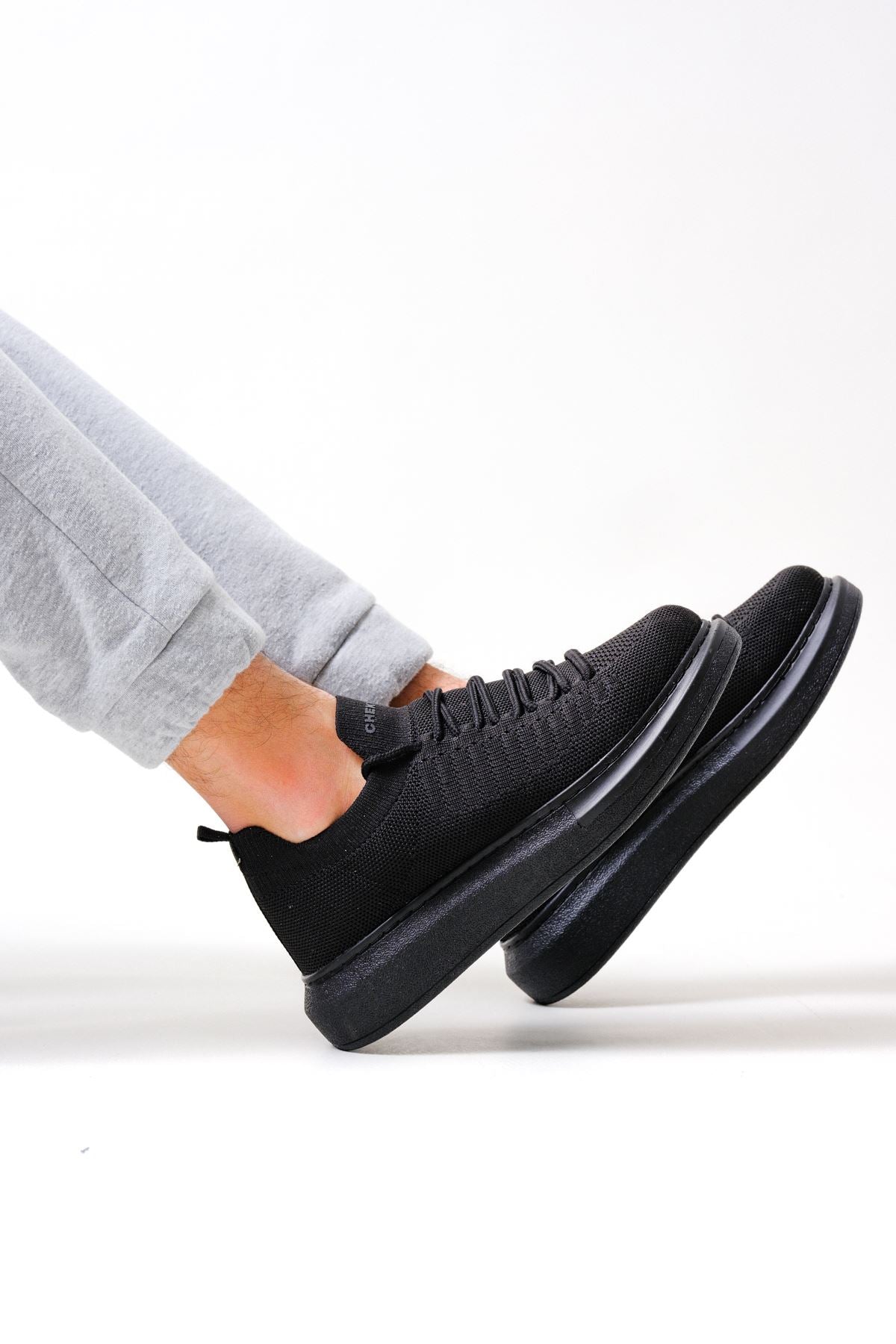 CH307 RT Tricot Men Sneaker Black