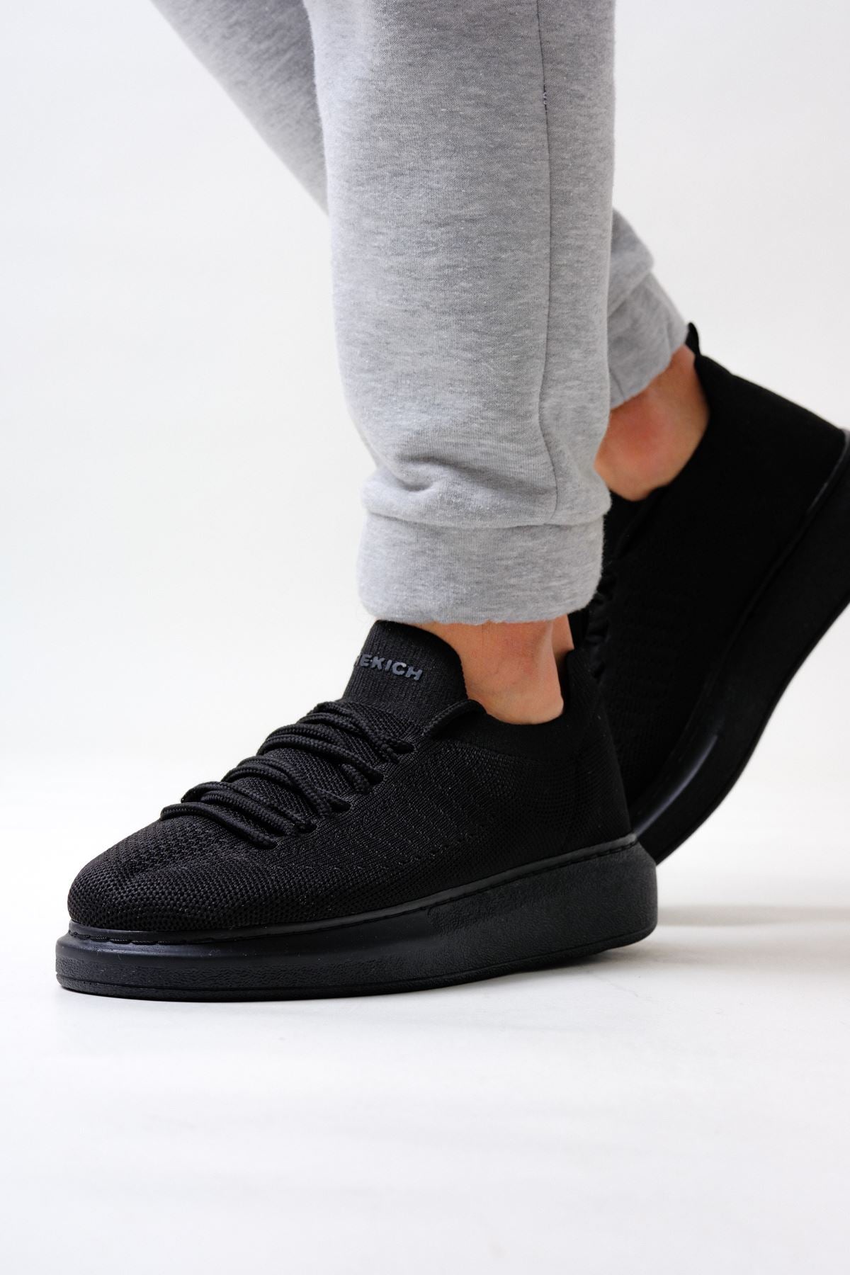 CH307 RT Tricot Men Sneaker Black