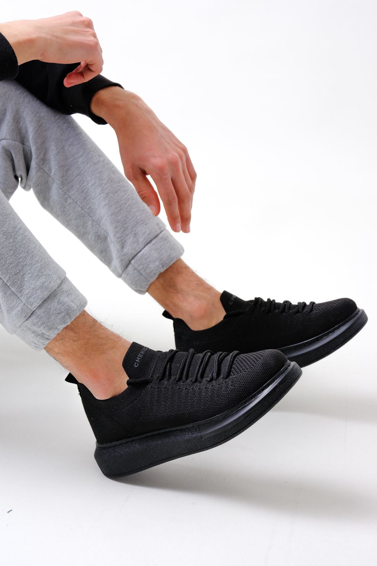 CH307 RT Tricot Men Sneaker Black