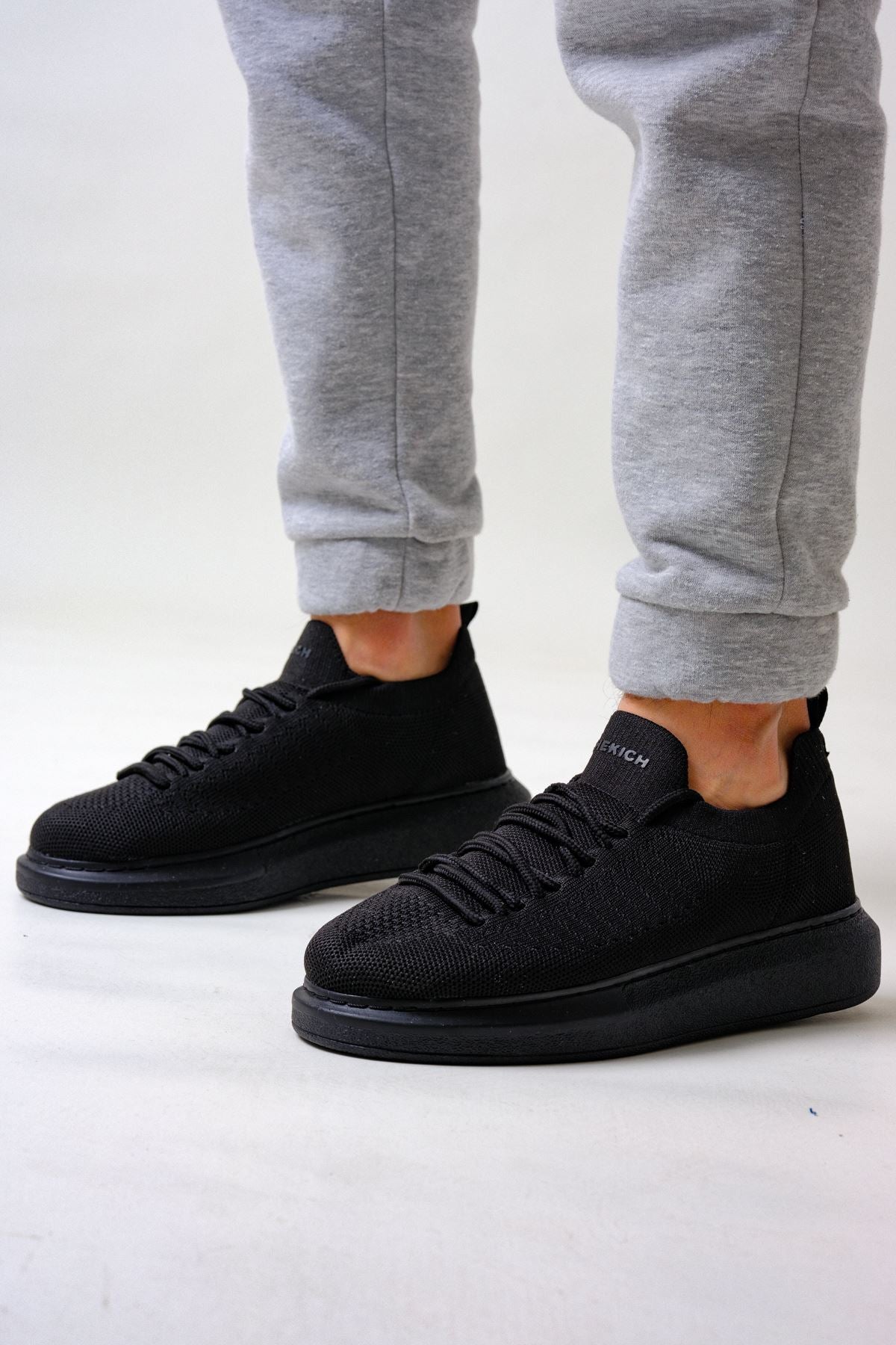 CH307 RT Tricot Men Sneaker Black