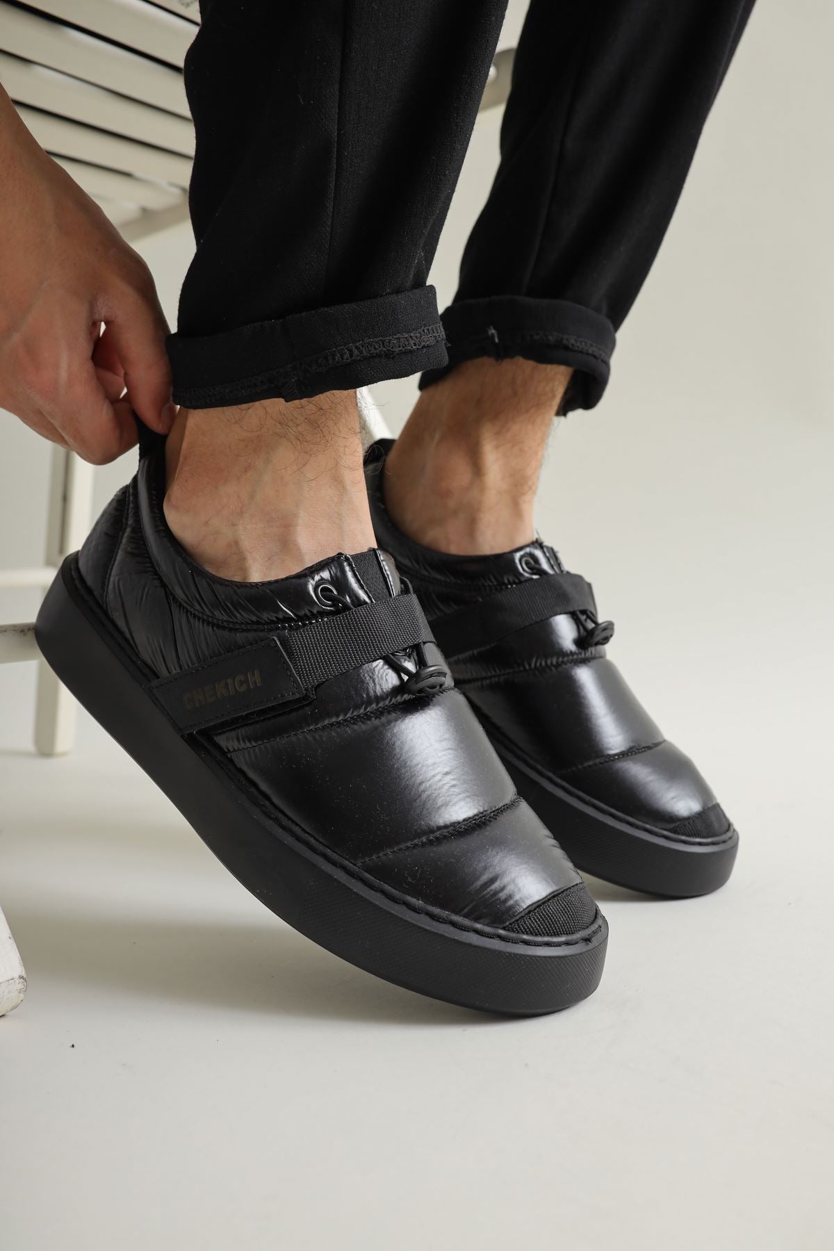 CH137 AST Parachute Men Sneaker Black