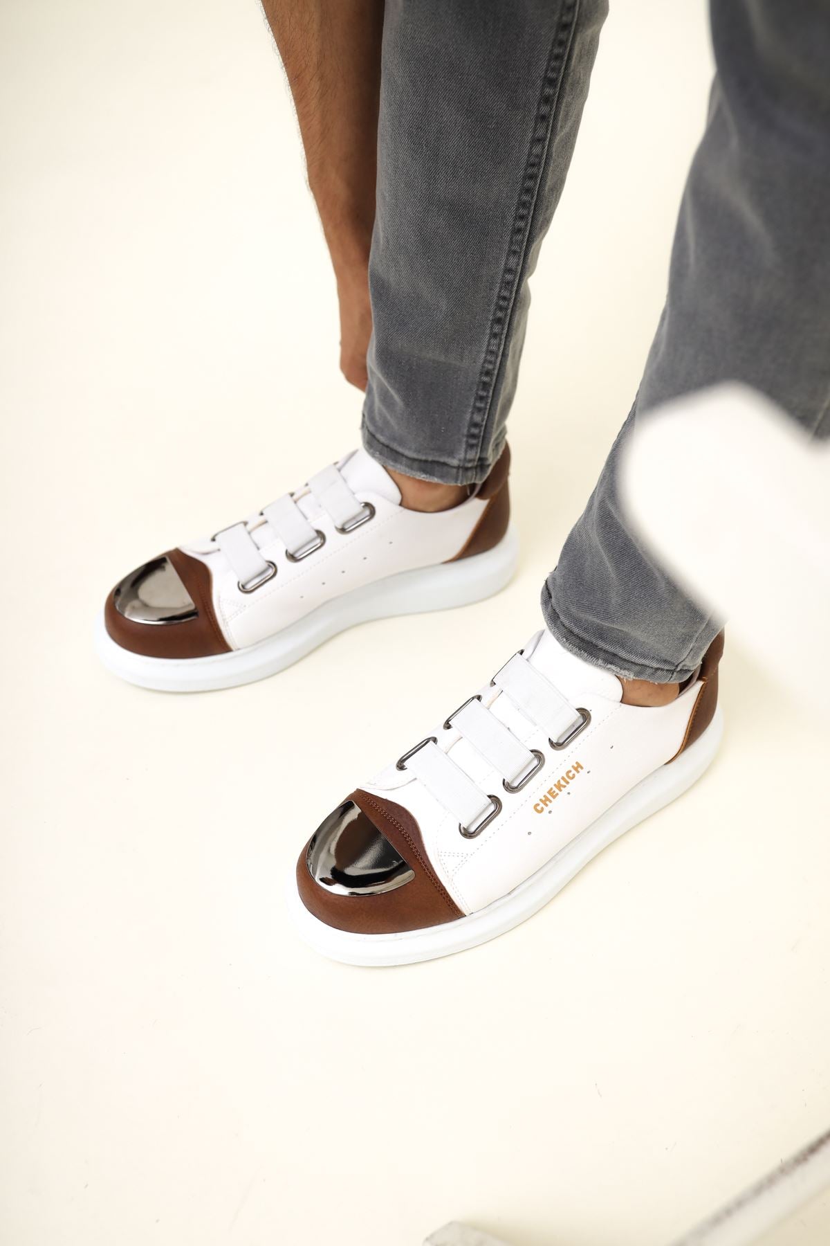 CH251 GBT Mirror Furry Men Sneaker White/Tan
