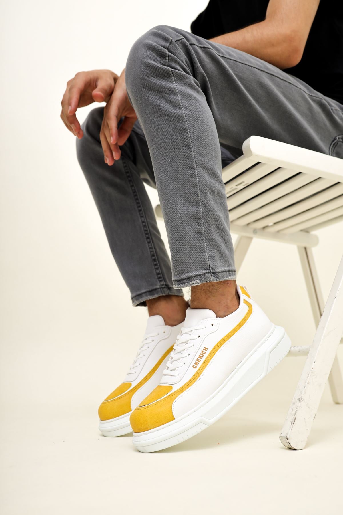 CH241 CBT Signature Line Up Men Sneaker Yellow/White