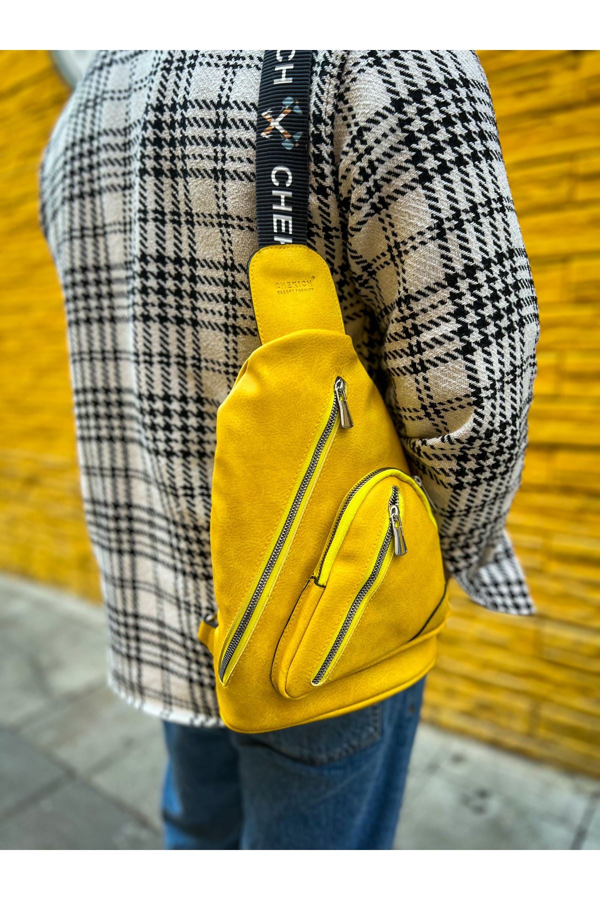 CH103 Astranite Üçgen Erkek Çanta Yellow