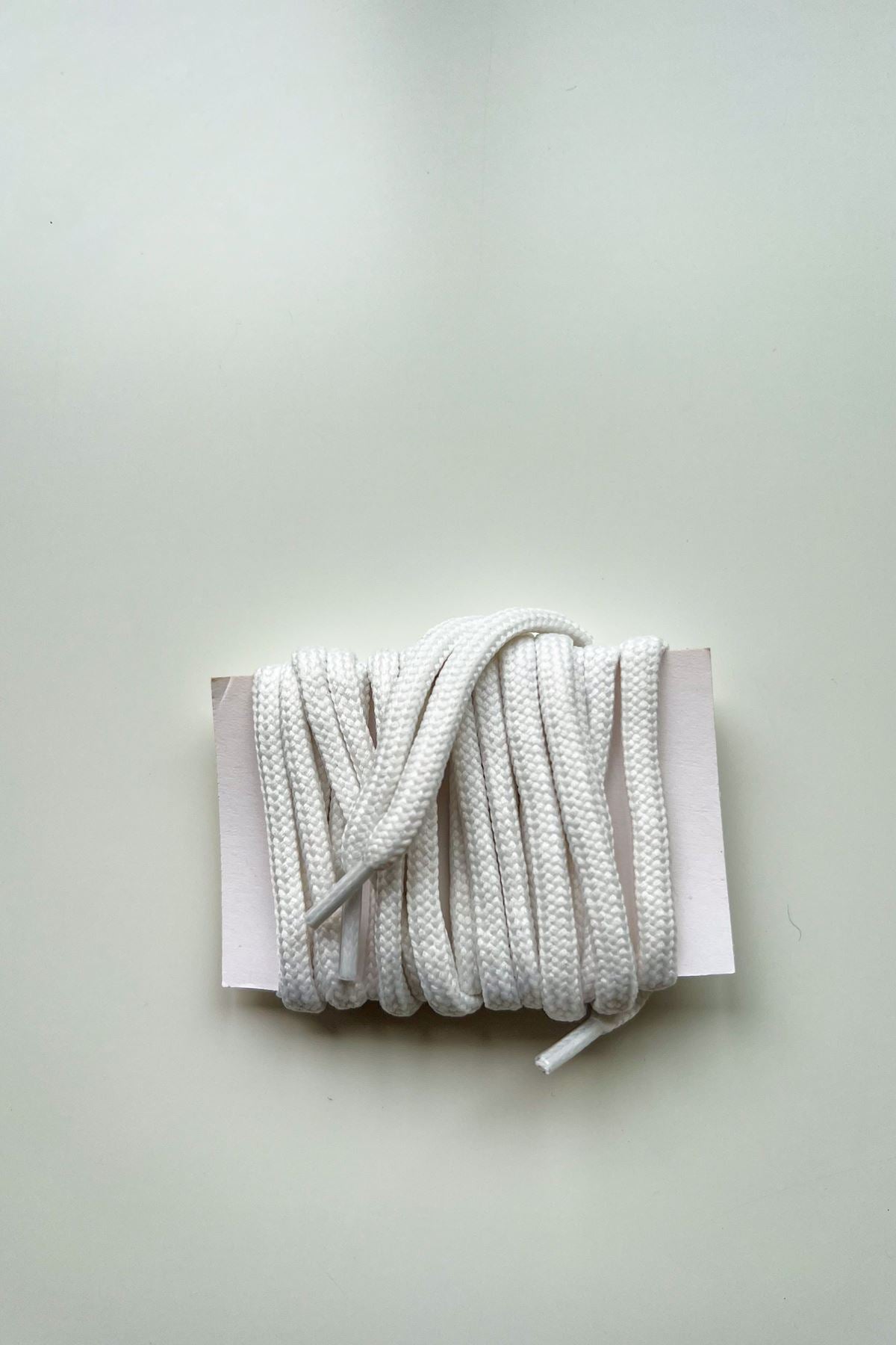 BGC003 80CM Mumlu Yuvarlak Bağcık White