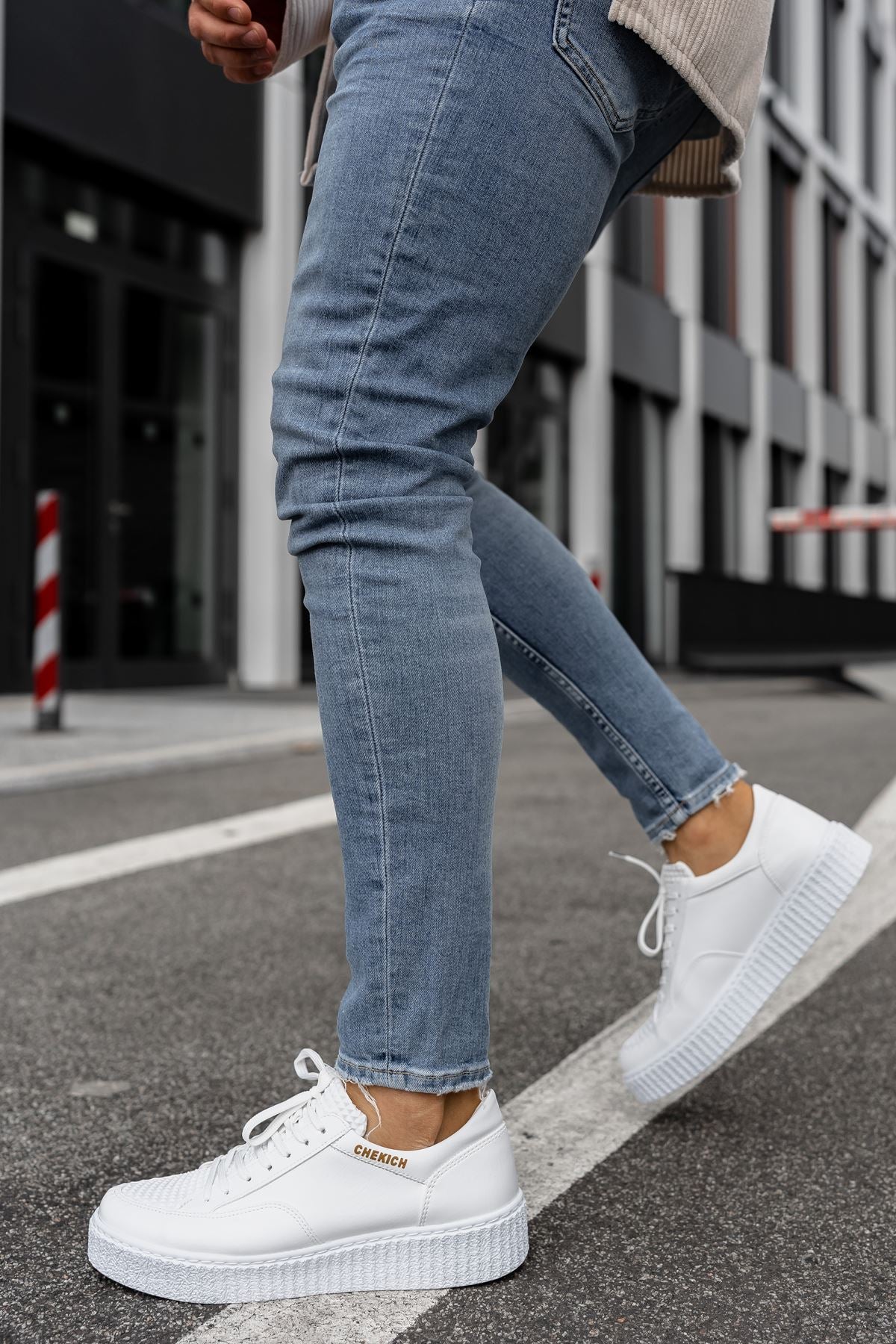 CH017 - FBT Pyramid Men Sneaker White