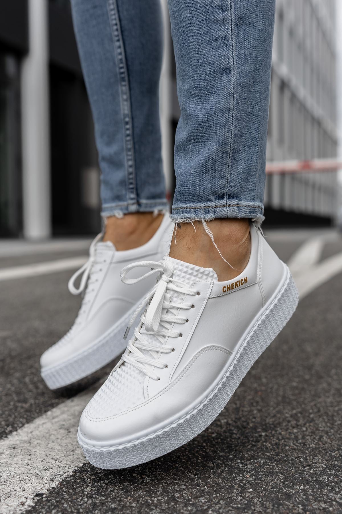 CH017 - FBT Pyramid Men Sneaker White