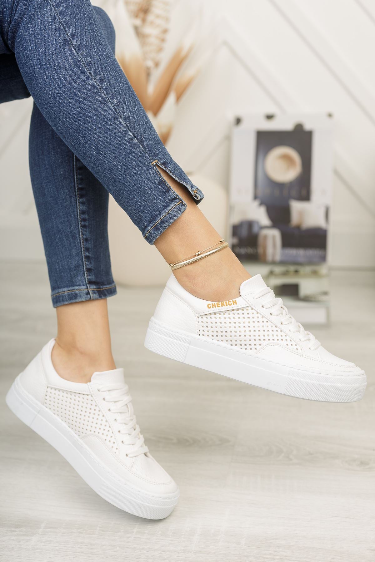 CH015 - CBT First Edition Women White Sneaker