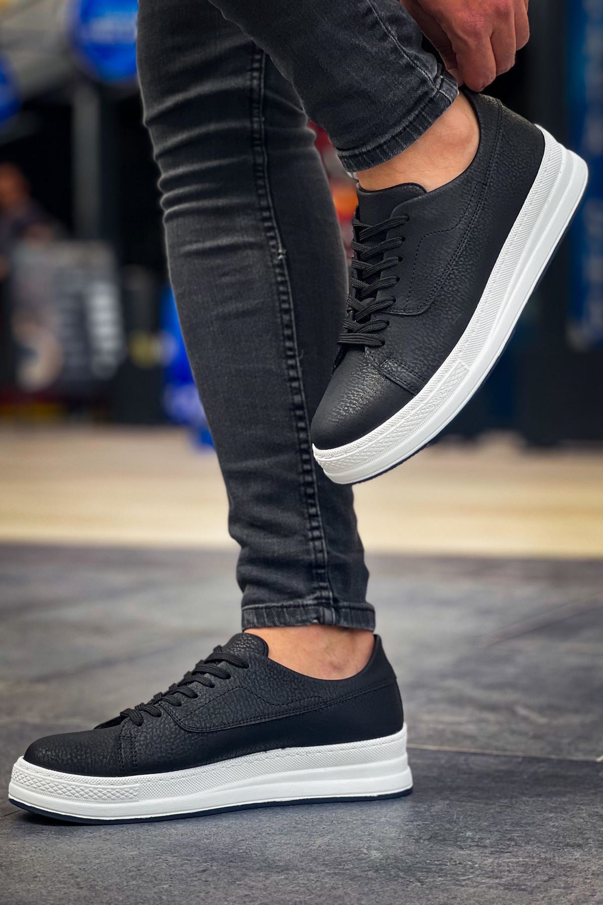 CH2401 CBT Men Black Sneaker