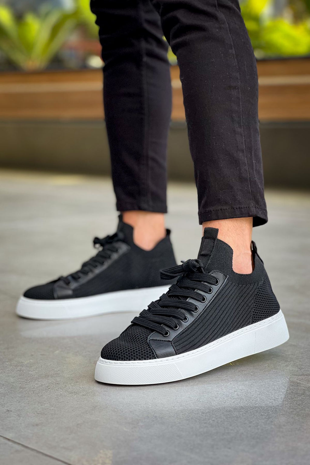 CH2423 - TBT Black Men Sneaker