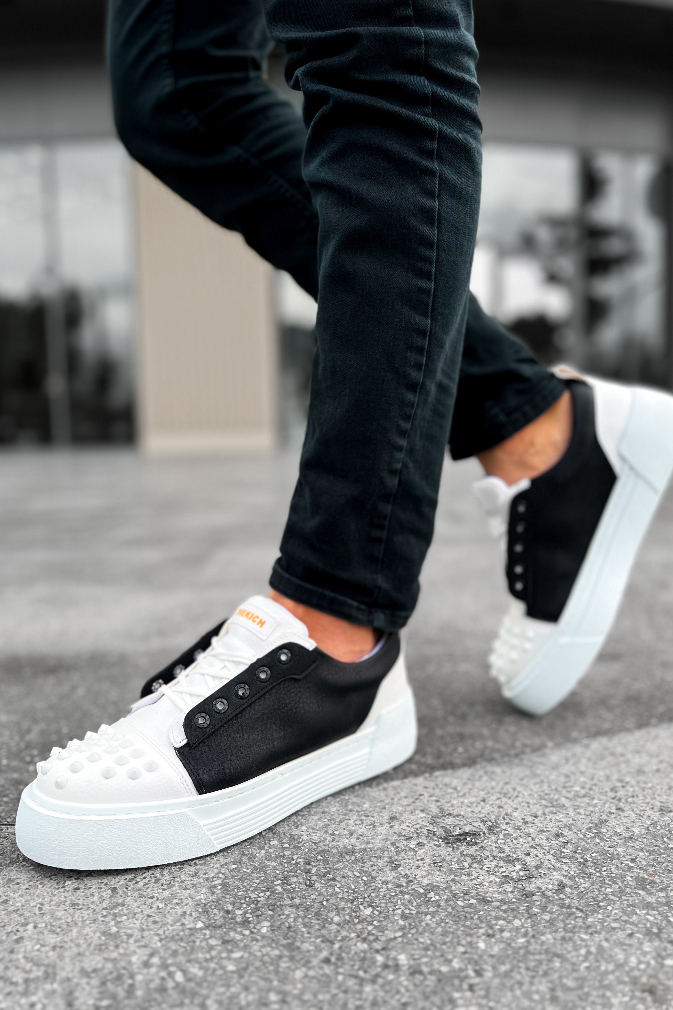 CH169 - CBT Thorn Men Sneaker White/Black