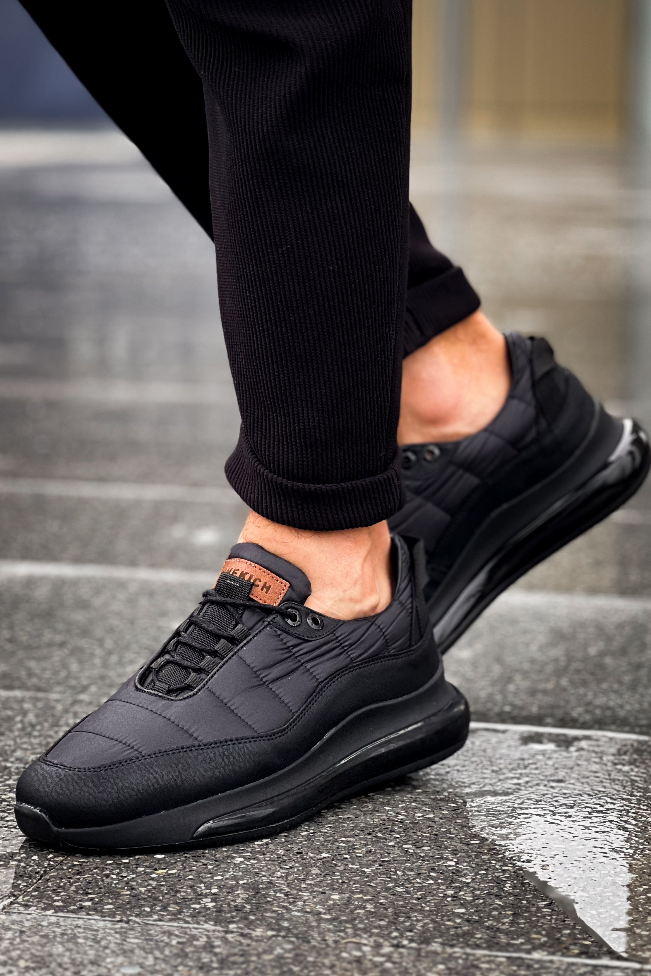CH179 - CST Sporty Runner Men Sneaker Black