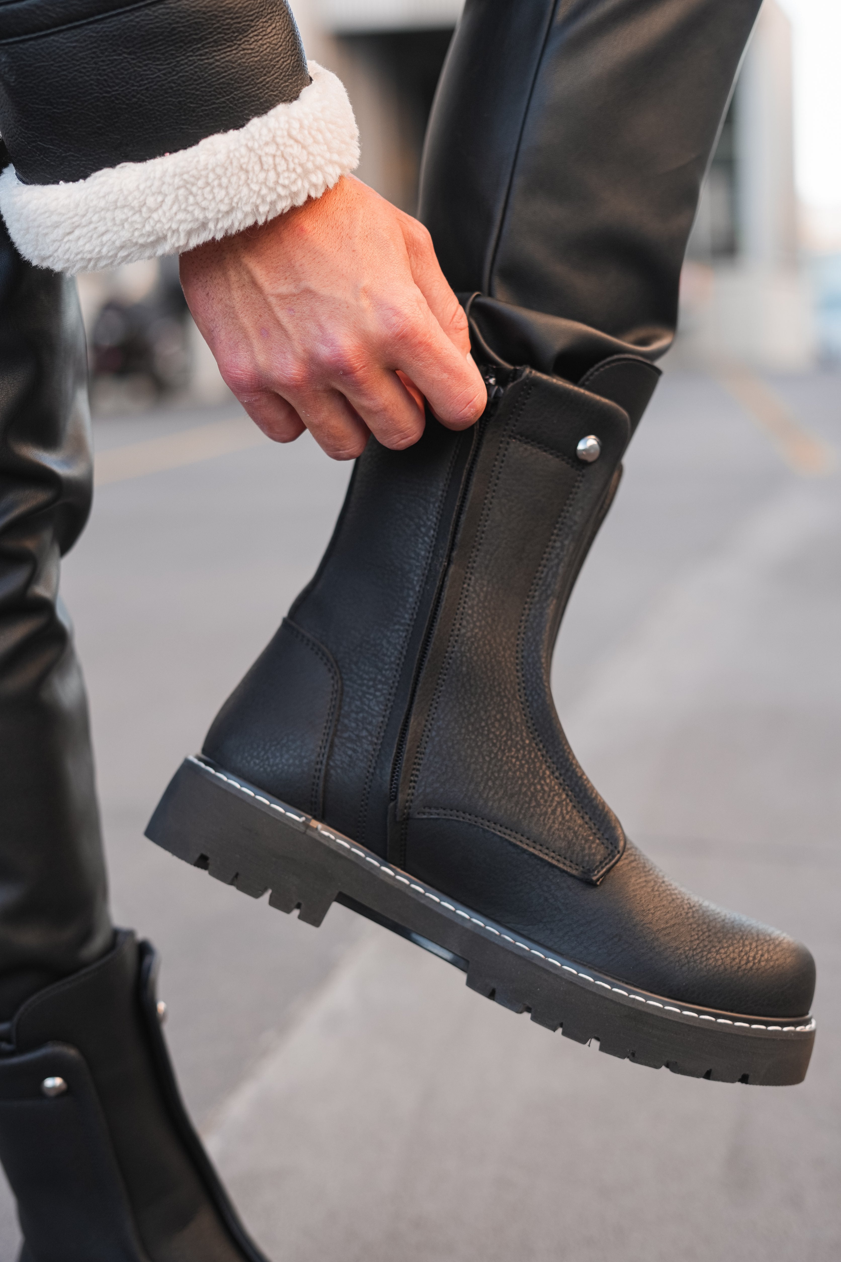 CH027 - CST Quebec Men's Boots Black